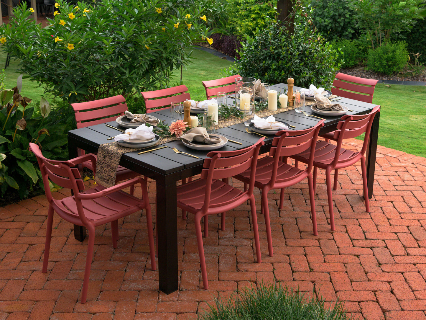 How to Host an Easy-Breezy Outdoor Dinner Party